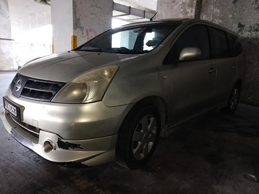 NISSAN GRAND LIVINA 1.6