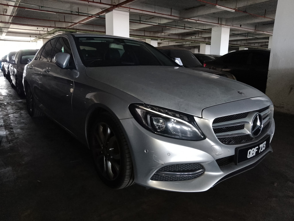 MERCEDES BENZ - C200 2.0 Avantgarde