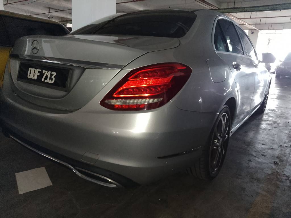 MERCEDES BENZ - C200 2.0 Avantgarde