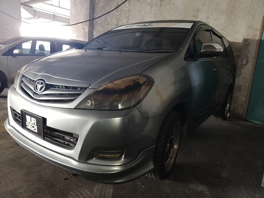 TOYOTA INNOVA 2.0 (M)