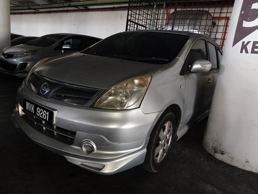 NISSAN GRAND LIVINA 1.6 (A)