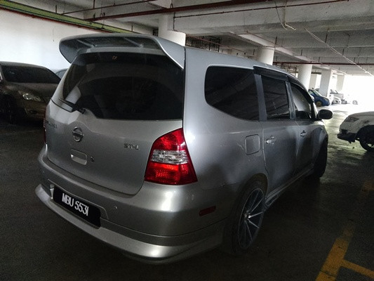 NISSAN GRAND LIVINA 1.6 (A)