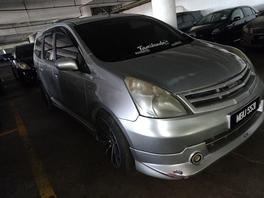 NISSAN GRAND LIVINA 1.6 (A)