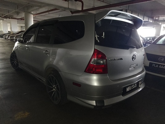 NISSAN GRAND LIVINA 1.6 (A)