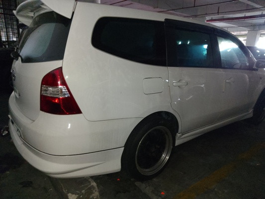 NISSAN GRAND LIVINA 1.6 (A)