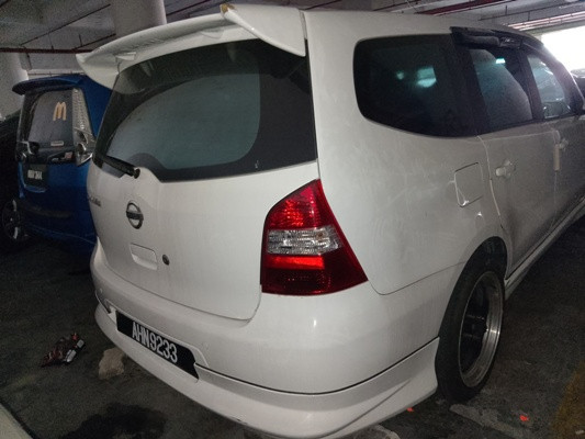 NISSAN GRAND LIVINA 1.6 (A)