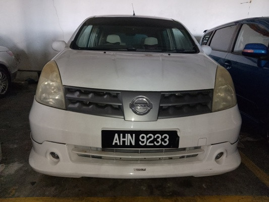 NISSAN GRAND LIVINA 1.6 (A)