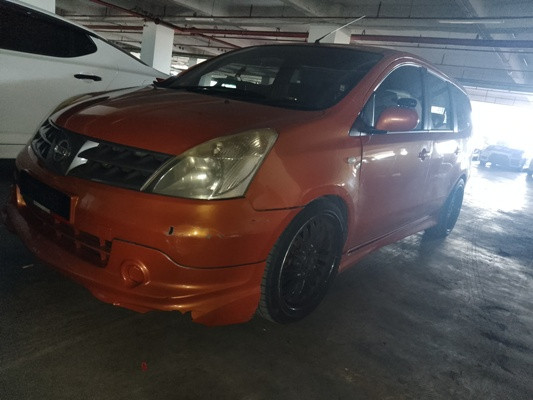 NISSAN GRAND LIVINA 1.6 L A/T