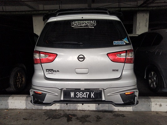 NISSAN GRAND LIVINA 1.6 (A)