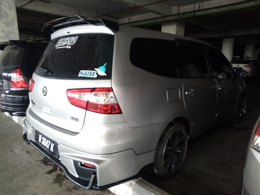 NISSAN GRAND LIVINA 1.6 (A)