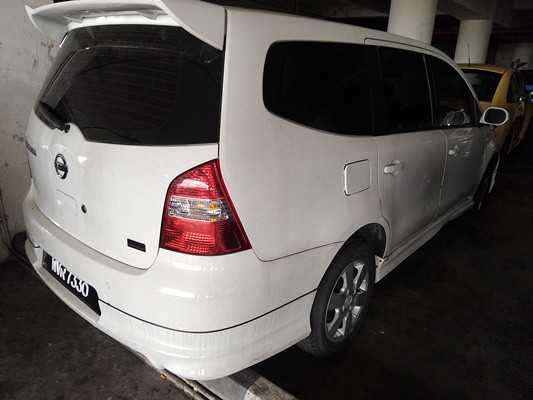 NISSAN GRAND LIVINA 1.6 (A)