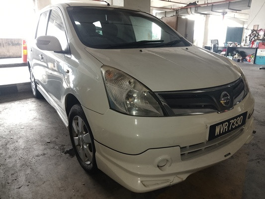 NISSAN GRAND LIVINA 1.6 (A)