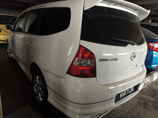 NISSAN GRAND LIVINA 1.6 (A)