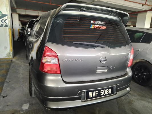 NISSAN GRAND LIVINA 1.6 (A)