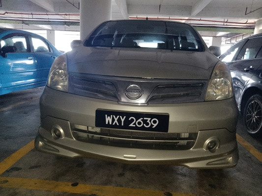 NISSAN GRAND LIVINA 1.8 (A)