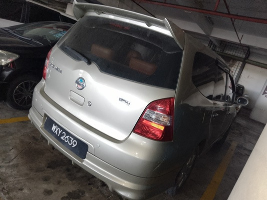 NISSAN GRAND LIVINA 1.8 (A)