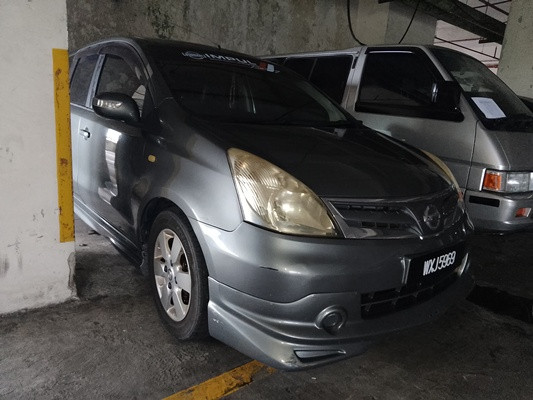 NISSAN GRAND LIVINA 1.6 (A)