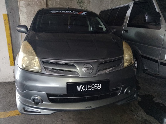 NISSAN GRAND LIVINA 1.6 (A)