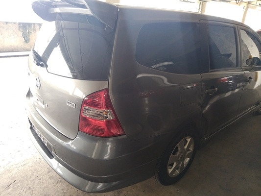 NISSAN GRAND LIVINA 1.6 (A)