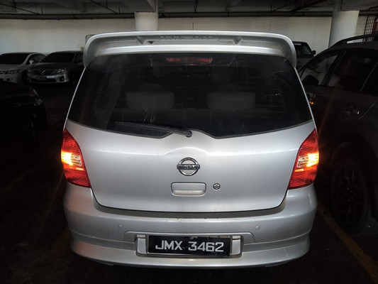NISSAN GRAND LIVINA 1.6 (A)
