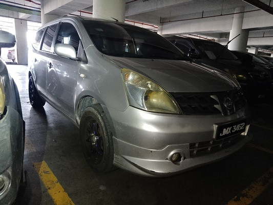 NISSAN GRAND LIVINA 1.6 (A)