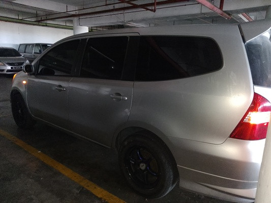 NISSAN GRAND LIVINA 1.6 (A)