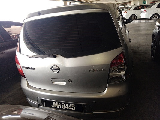 NISSAN GRAND LIVINA 1.8 (A)