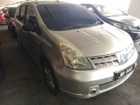 NISSAN GRAND LIVINA 1.8 (A)