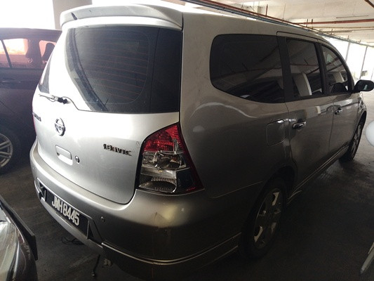 NISSAN GRAND LIVINA 1.8 (A)