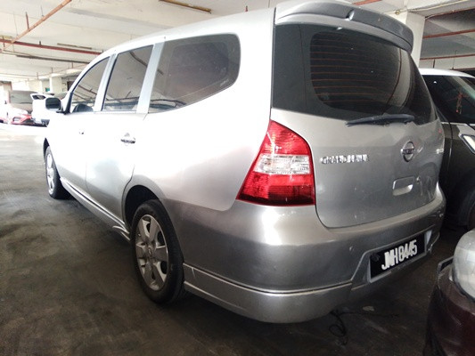 NISSAN GRAND LIVINA 1.8 (A)
