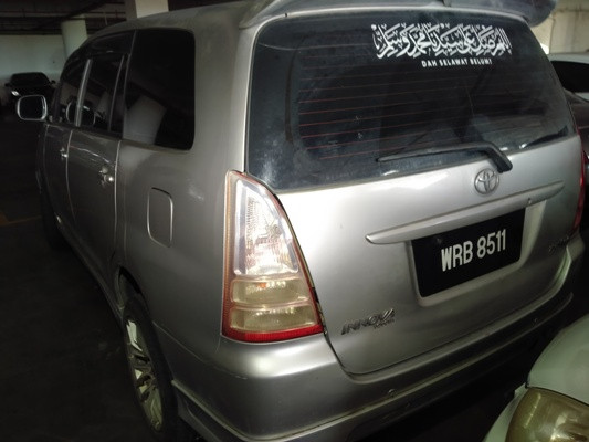 TOYOTA INNOVA 2.0 E (A)