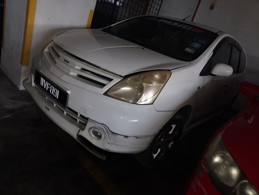 NISSAN GRAND LIVINA 1.8 (A)