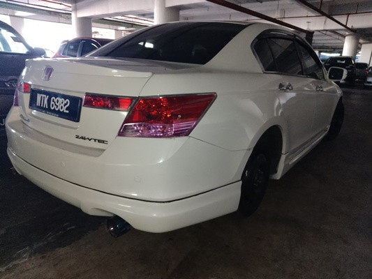 HONDA ACCORD 2.4 VTEC (A)
