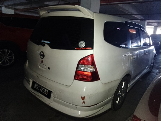 NISSAN GRAND LIVINA 1.6 (A)