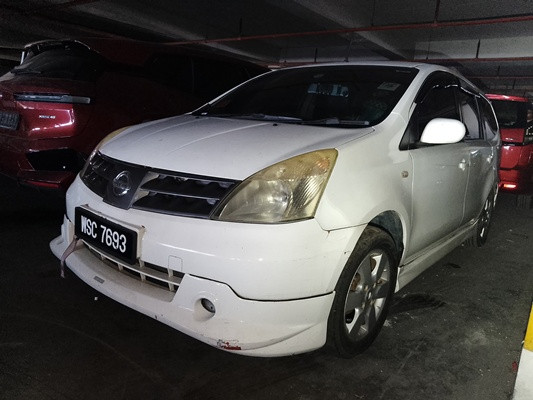 NISSAN GRAND LIVINA 1.6 (A)