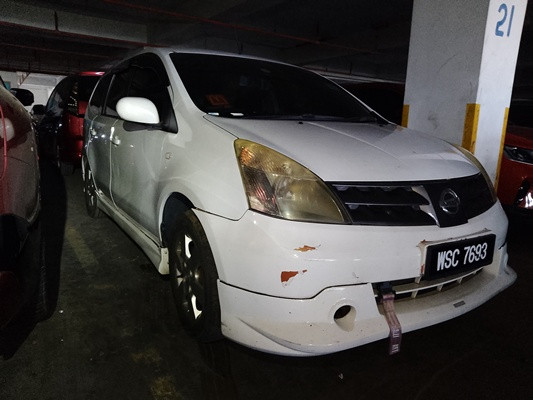 NISSAN GRAND LIVINA 1.6 (A)