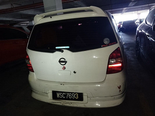 NISSAN GRAND LIVINA 1.6 (A)