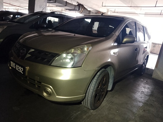 NISSAN GRAND LIVINA 1.6 (A)