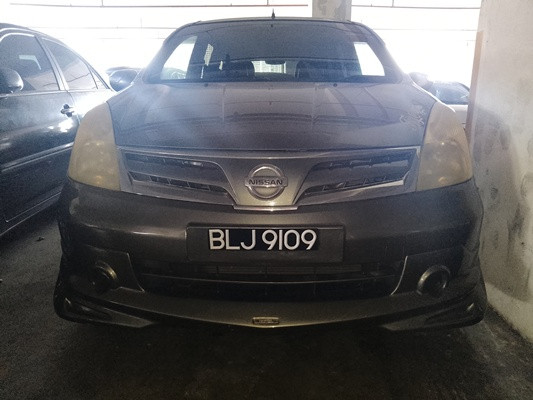 NISSAN GRAND LIVINA 1.6 (A)