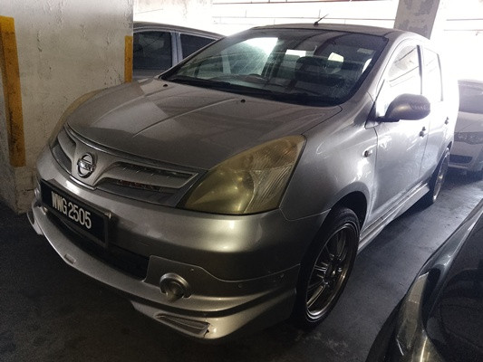 NISSAN GRAND LIVINA 1.6 (A)