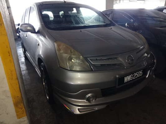 NISSAN GRAND LIVINA 1.6 (A)