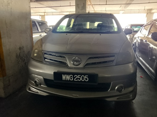 NISSAN GRAND LIVINA 1.6 (A)