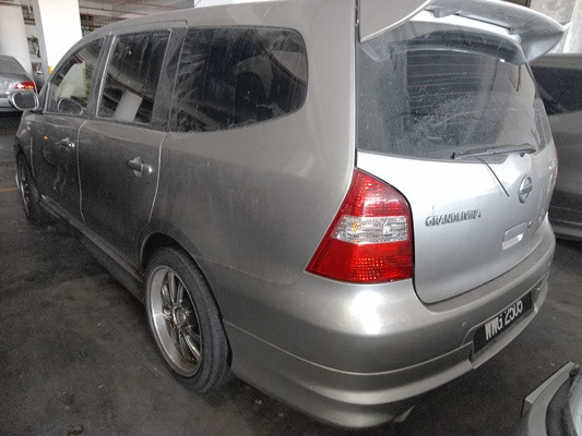 NISSAN GRAND LIVINA 1.6 (A)