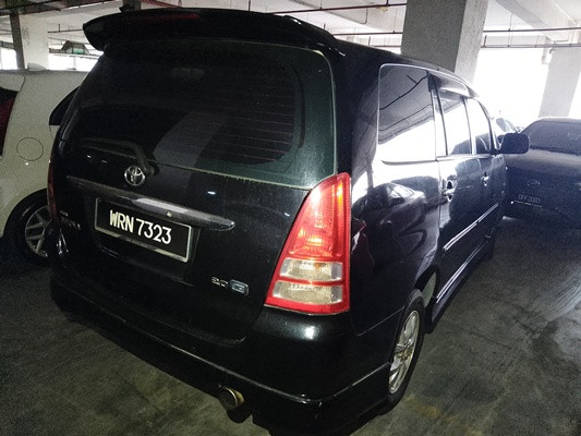 TOYOTA INNOVA 2.0 G AUTO