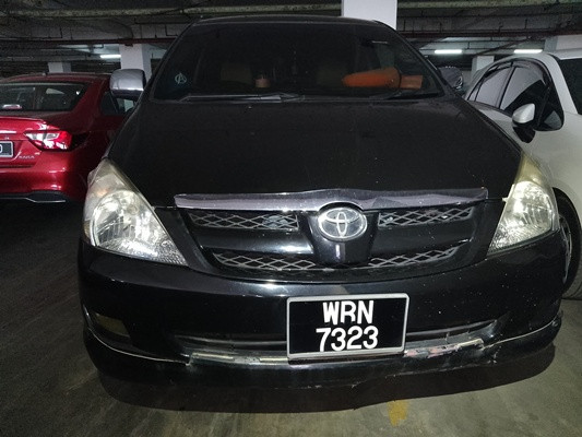 TOYOTA INNOVA 2.0 G AUTO