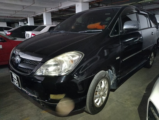 TOYOTA INNOVA 2.0 G AUTO