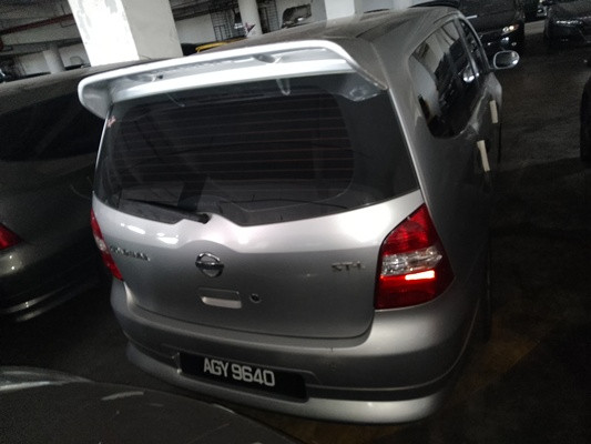 NISSAN GRAND LIVINA 1.6 (A)