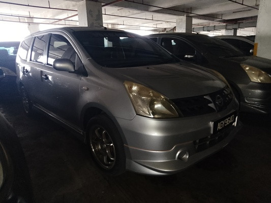 NISSAN GRAND LIVINA 1.6 (A)