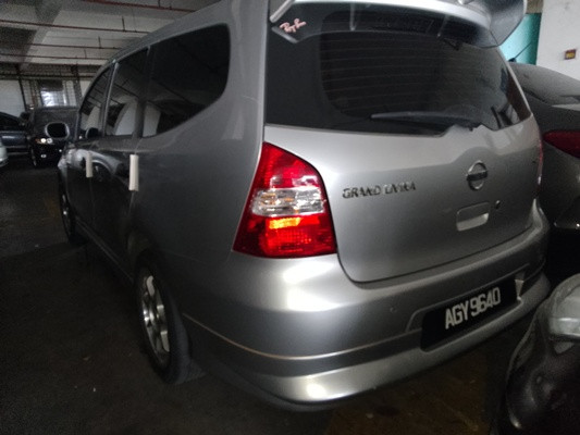 NISSAN GRAND LIVINA 1.6 (A)
