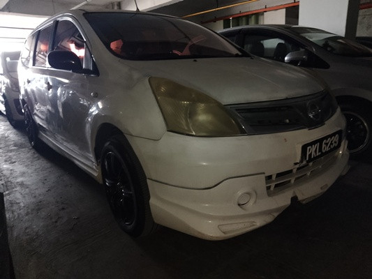 NISSAN GRAND LIVINA 1.6 (A)